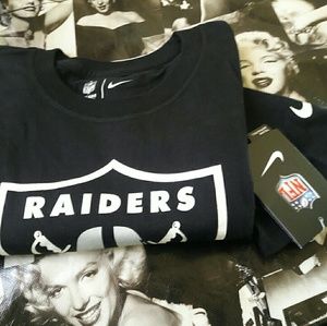 Oakland Raiders NFL (The Nike blouse)